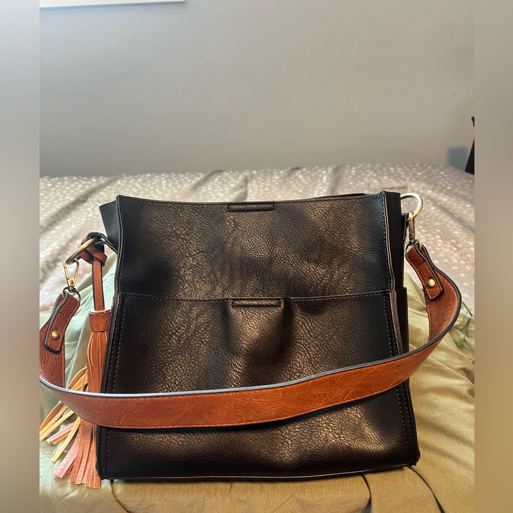 Elegant Black and Brown Leather Shoulder Bag